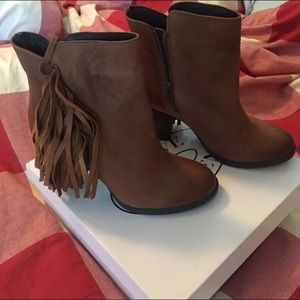 New Steve Madden cognac Lea booties leather 9